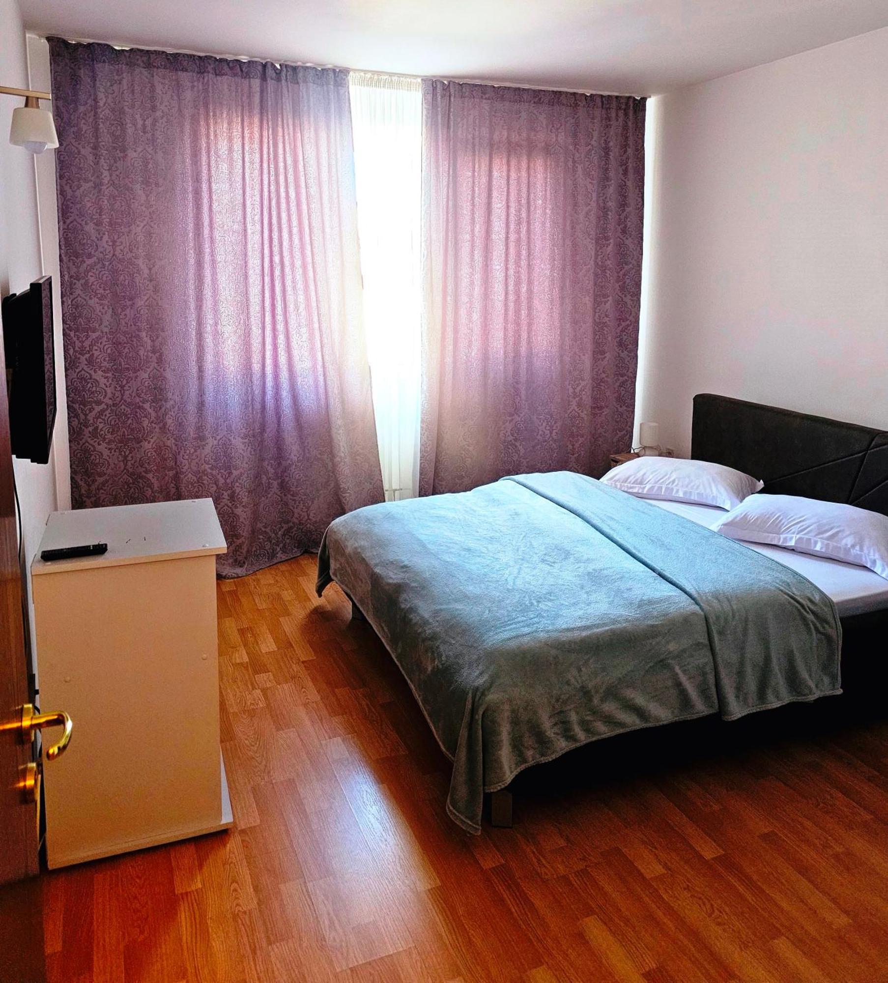 Hostel Casablanca Craiova Exterior foto
